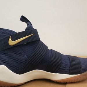 lebron soldier 11